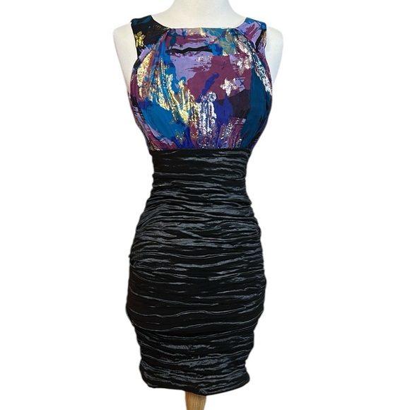 Nicole Miller Metallic Sleeveless Ruched Cocktail Dress, size 0 - Picture 1 of 16